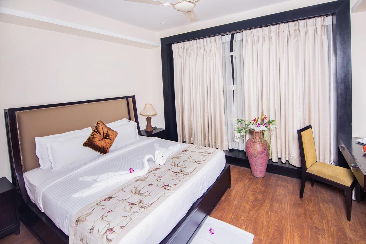 Club Paraiso Rāipur Extérieur photo