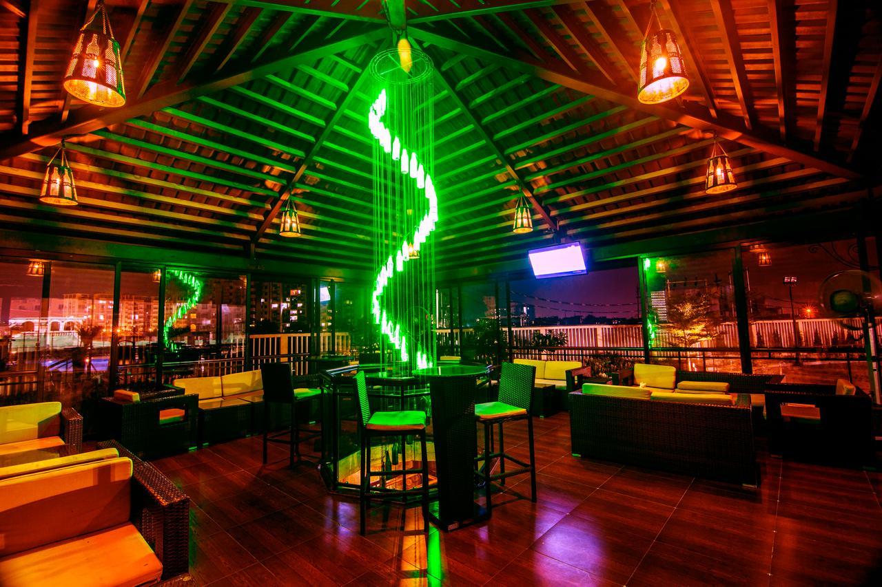 Club Paraiso Rāipur Extérieur photo