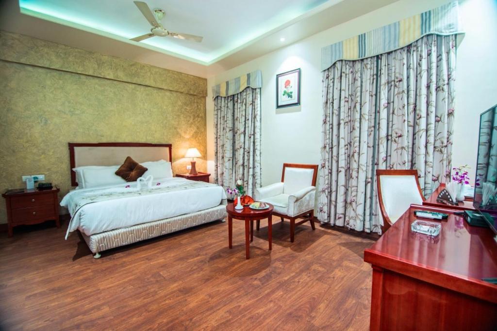 Club Paraiso Rāipur Extérieur photo